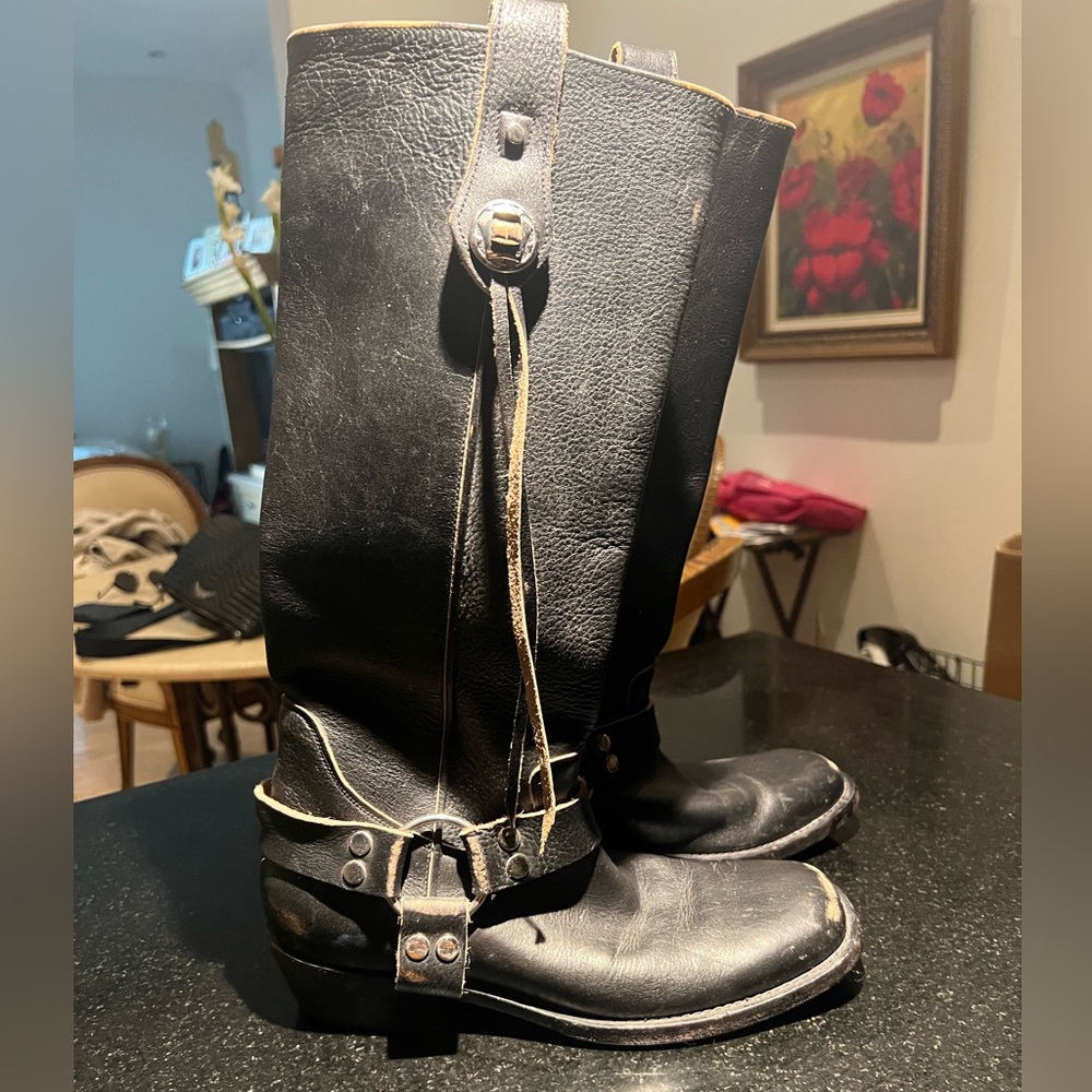 BALENCIAGA Iconic Bulldozer Nose Boots 
Distressed Leather 37 1/2 NeverWorn